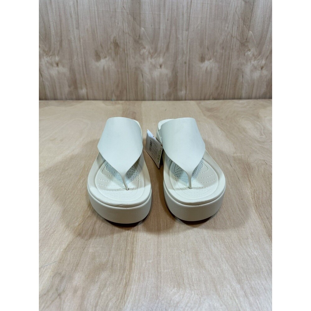 COPY - Woman's Sandals Crocs Brooklyn Flip Low Wedge Off White Size 11